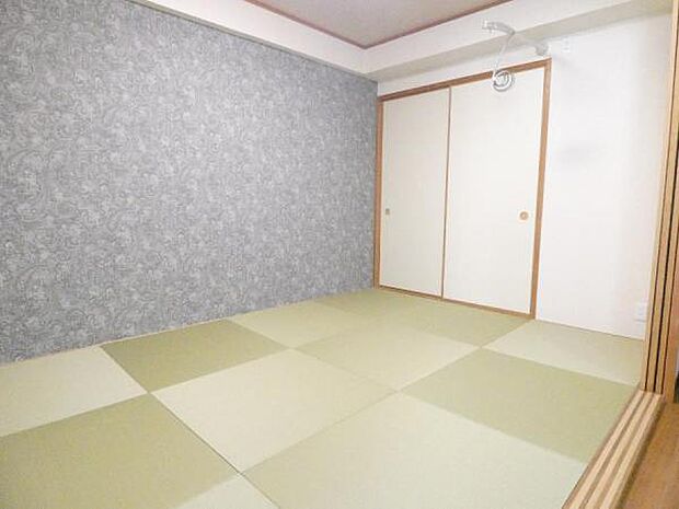 6帖の和室は、縁なし畳を新調しました。