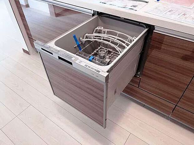 食洗機つきで家事の時短になります。