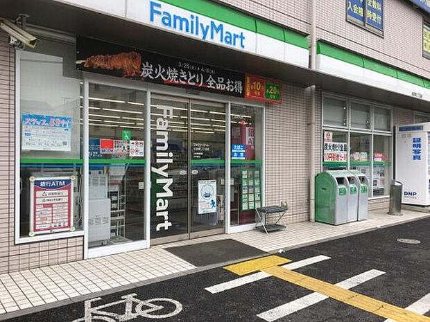 ファミリーマート太田窪二丁目店まで433m（徒歩6分）