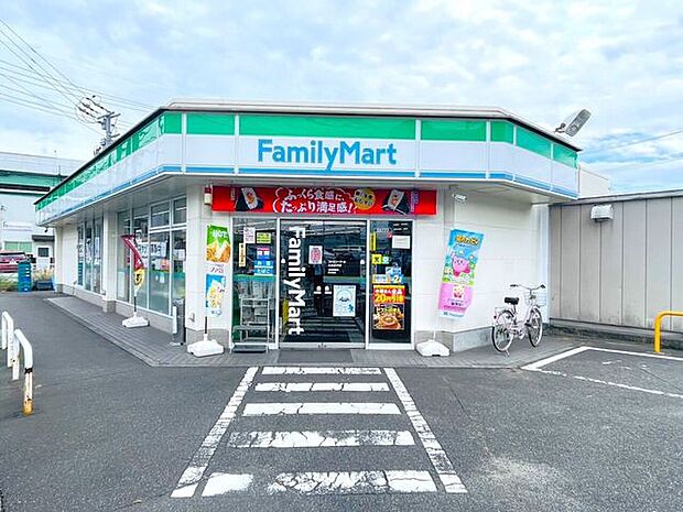ファミリーマート大高折戸店 350m