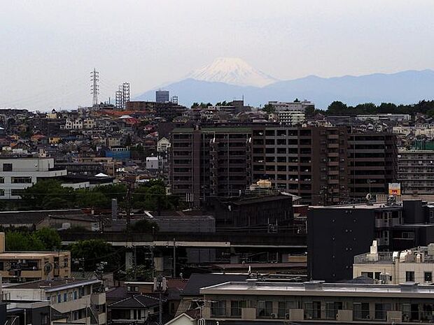 冬の日は迫力満点の富士山を見ることができます。