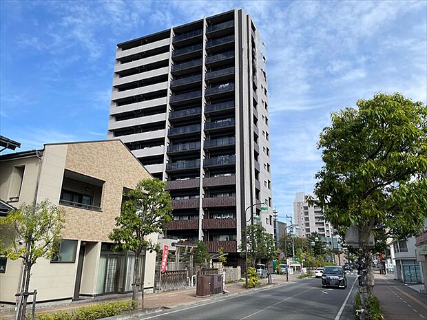 ＪＲ「長野」駅まで徒歩約７分とアクセス良好。通勤通学に便利です。