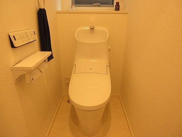 手洗いスペースが一体型のトイレ。パワフル洗浄で汚れが付きにくく、お掃除も楽々。