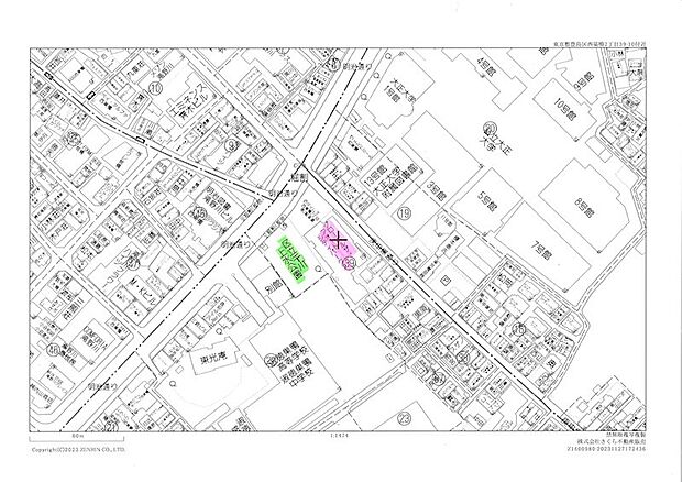 ゼンリン地図（将来的に近隣地域に建物が建つ可能性があるか推察できます。公園と学校なので）