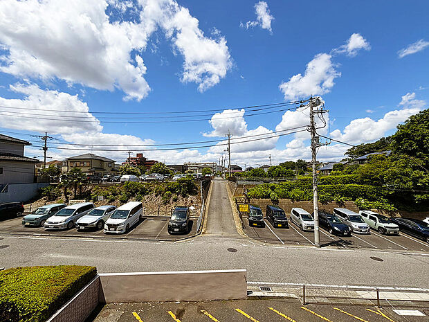 前面に建物がないため広い空が望める開放的な眺望