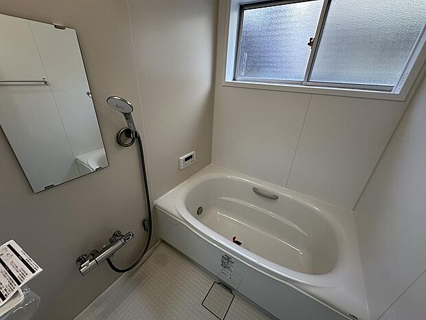 【浴室】1日の疲れを癒してくれるバスルーム。2023年4月リフォームでユニットバス交換済です。