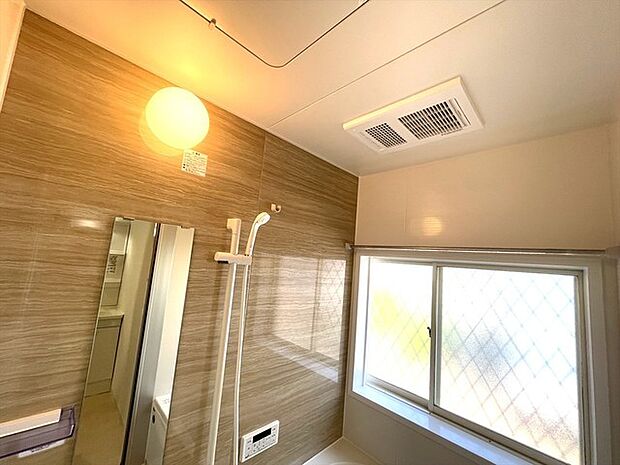 ■浴室乾燥機 基本機能は、乾燥、暖房、換気、涼風、24時間換気の5つです。
