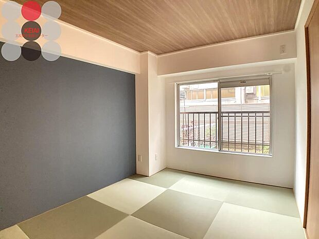 市松模様の琉球畳がおしゃれなリビング横の6帖の和室。気軽にごろんとできるのでお子様の遊び部屋にも◎♪