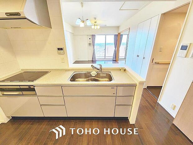 キッチンの収納は、デッドスペースになりやすい箇所を有効活用できる収納を採用しました。