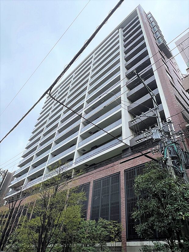 2013年6月築、地上17階建てマンション「グランドメゾン薬院」の10階部分のお部屋をご紹介します。