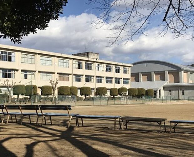 【中学校】熊谷市立　吉岡中学校まで1688ｍ