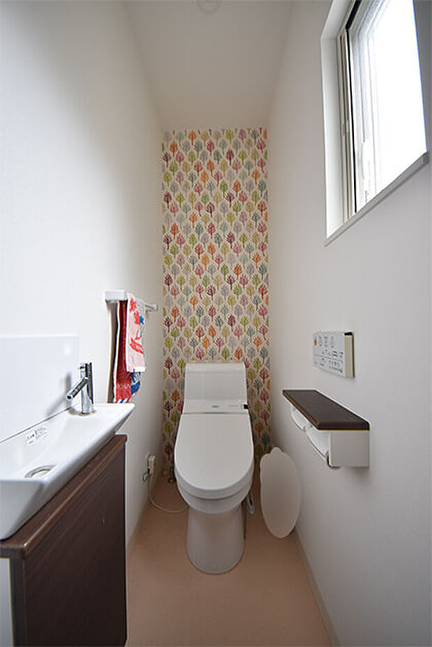 トイレ１階　温水洗浄便座