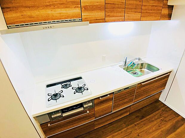 対面システムキッチン一式新設済（浄水器・食洗器付き）