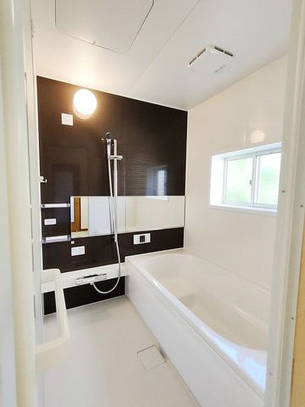 浴室は新品に交換。1坪サイズでゆったりと入浴できます。