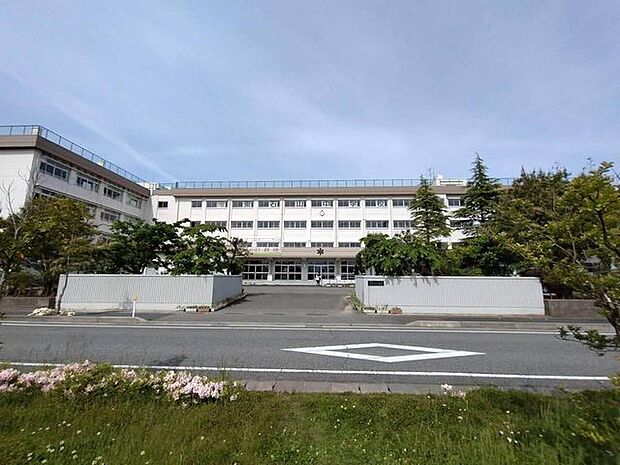 新潟市立東石山中学校 1130m