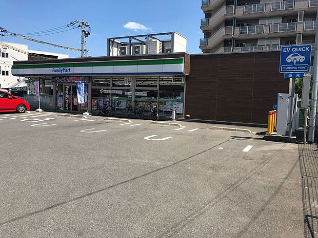 ファミリーマート ＪＲ武蔵塚駅前店まで約300ｍ　24時間営業