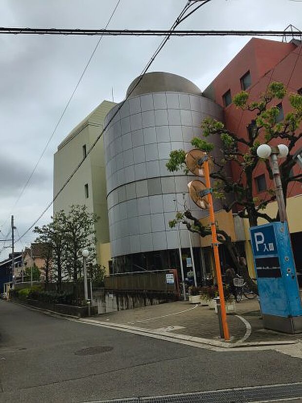 【市役所・区役所】東大阪市　四条リージョンセンター（やまなみプラザ）まで940ｍ