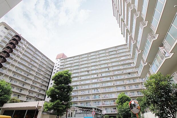 大阪環状線「天満」駅徒歩４分。駅近のマンションです。