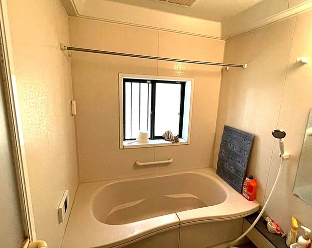 浴室暖房乾燥機付きです。雨の日でも安心ですね。