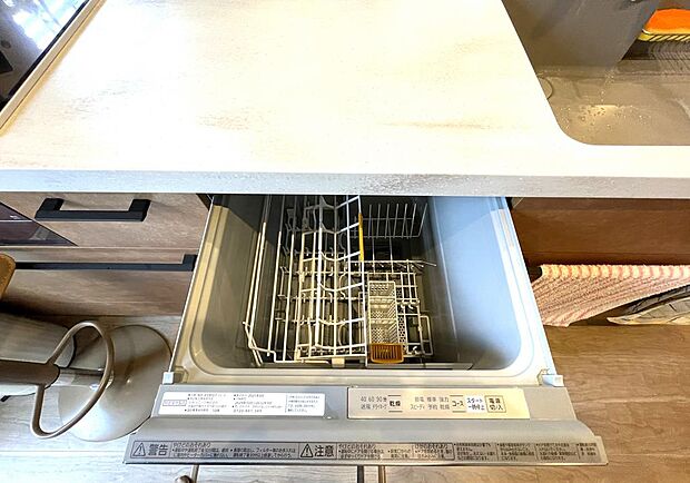 食器洗乾燥機♪高圧洗浄ができるため家事の時短、除菌効果が期待できます♪