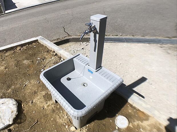外水栓はガーデニングの水やりや洗車するときなどに便利です♪