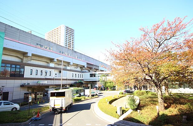駅 2600m 武蔵浦和駅(武蔵浦和駅(池袋・新宿・渋谷など通勤やショッピングに便利な駅がある埼京線と武蔵野線が交差する武蔵浦和駅。すみやすい街の駅として、知名度が急増中です。))
