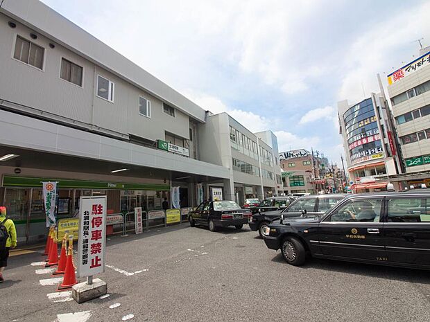駅 940m JR京浜東北線「北浦和」駅(京浜東北線の停車駅です。駅の広いスペースのターミナルからは、教育機関方面、さいたま市立病院方面へ、バスによる運行が繁盛に行われています。交通の重要な…