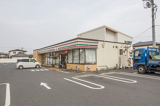 コンビニ 220m セブンイレブン上尾原市バイパス店(セブンイレブンは近くて便利を掲げています。近くとは、心の近さ。便利とはモノが期待以上の品質でお客さまに届くこと。セブン銀行など新しいサー…