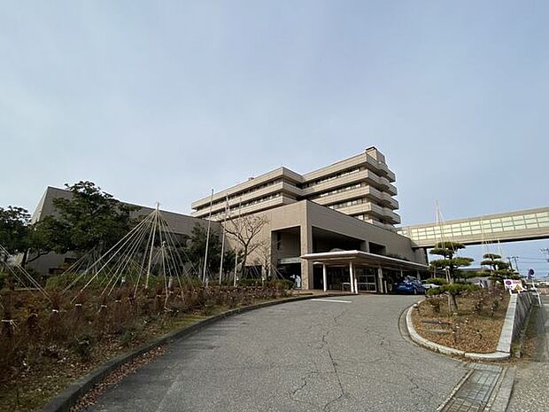 新潟県立がんセンター新潟病院 420m