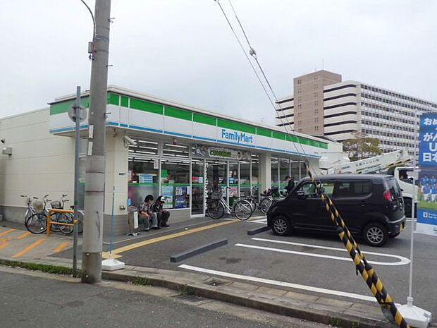 【コンビニエンスストア】ファミリーマート　尼崎南清水店まで497ｍ