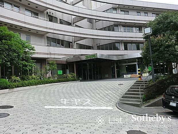 財団法人育生会横浜病院 徒歩11分。 810m