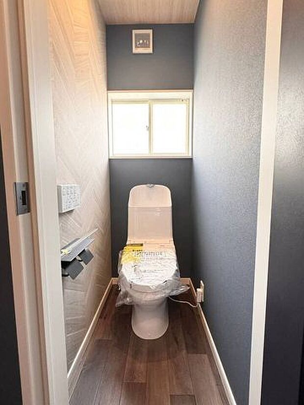 1階のトイレです。もちろん新品に交換済み！