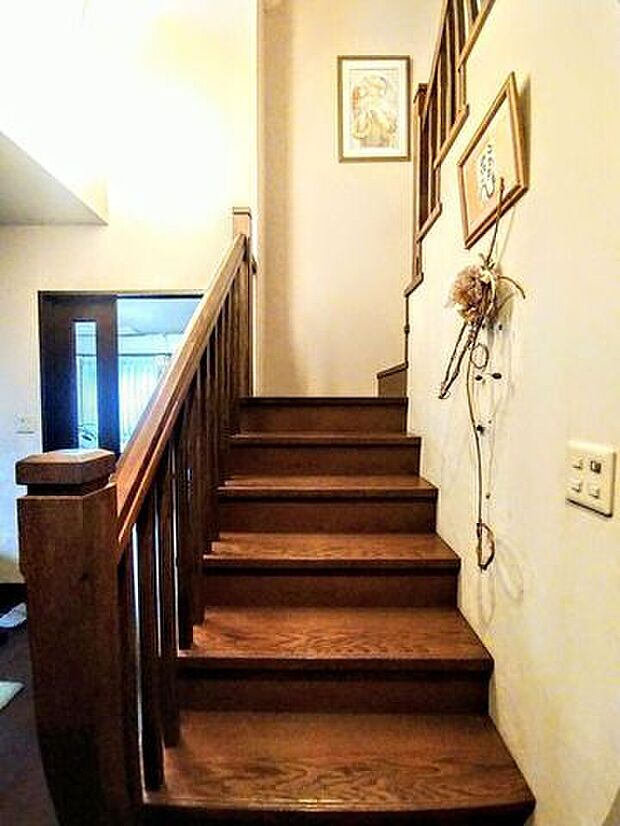 階段は段差も低いので上り下りがしやすい構造です。