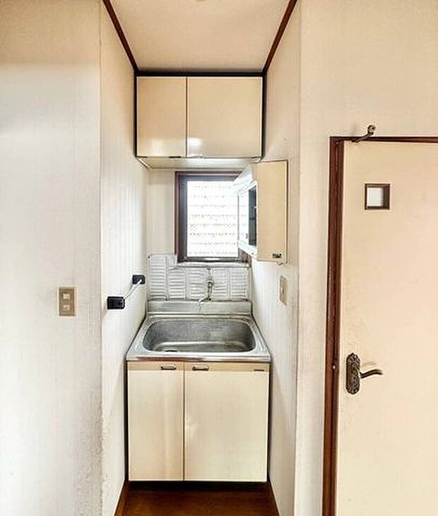 3階の洗面台です。トイレの横にあります。