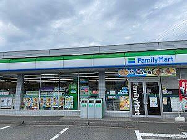 ファミリーマート川崎塩浜店 420m