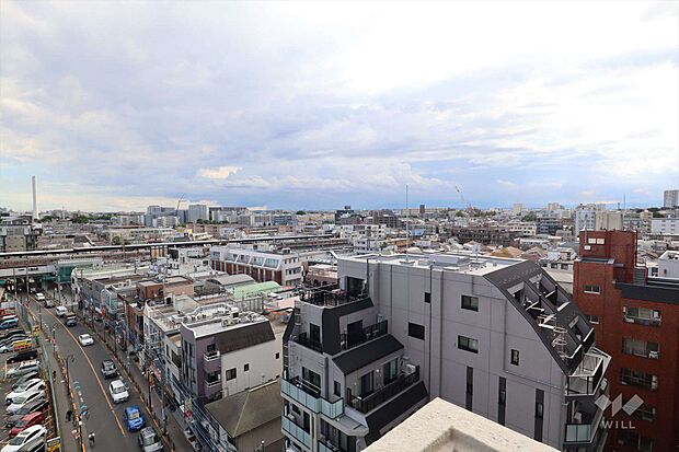 バルコニーからの眺望(南西方向)。天気の良い日は富士山を望むことができます。
