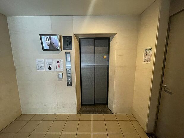 サーパス南橋本にはエレベーターがついているのでたくさん買い物をしてしまってもらくちんに運べます♪ベビーカーもたたまずに乗せられるのでお子様もぐっすりしたまま帰宅できます♪