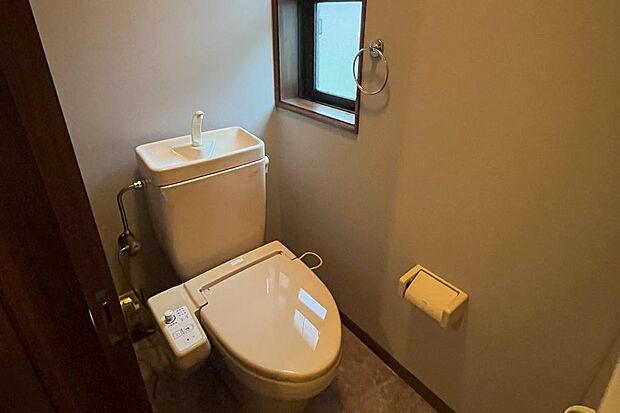 2階にもトイレがございます
