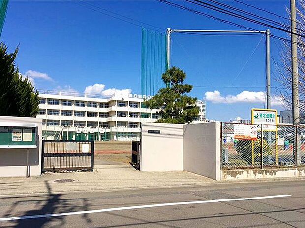 仙台市立第二中学校 徒歩11分。 810m