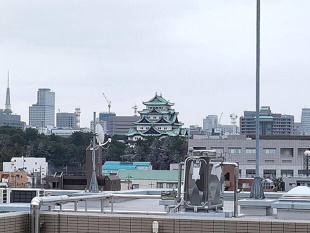 南側バルコニーからは、この物件の特徴でもありますご覧の通り名古屋のシンボルの「名古屋城」が見えます！