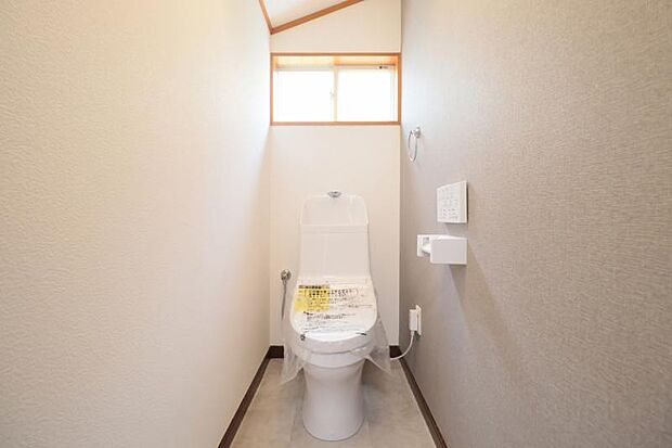 清潔感の溢れるトイレです。落ち着いた空間で安らぎのひとときをお過ごし頂けます。 