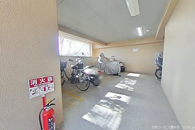 敷地内駐輪場です♪バイク置場もあります！