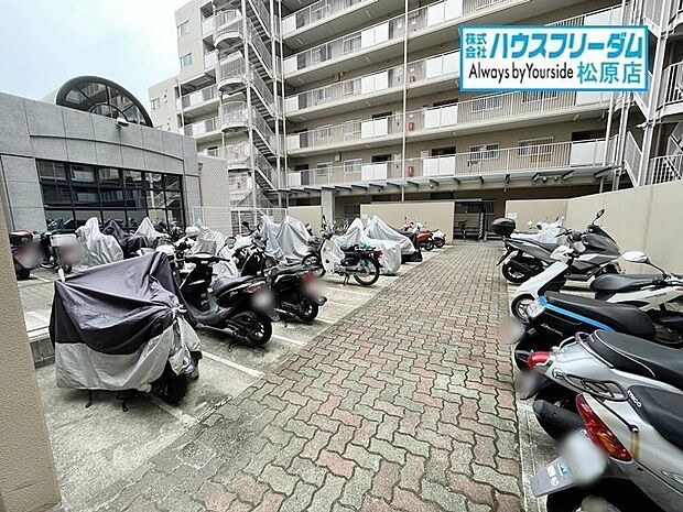 バイク置き場