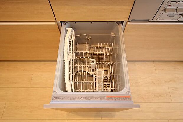 【食器洗浄乾燥機】手荒れが防げて節水になり、加えて時短にもなり重宝します。
