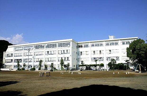【小学校】富士市立富士川第一小学校まで402ｍ