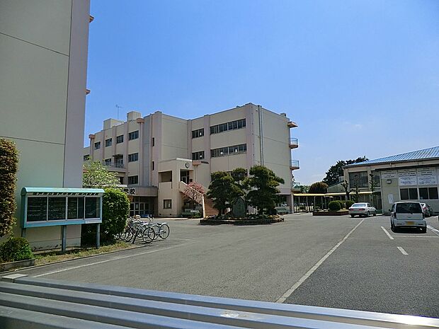 坂戸市立坂戸中学校（1194m）