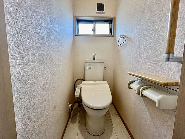 【トイレ2階】各階にトイレがあるので就寝時も安心です♪