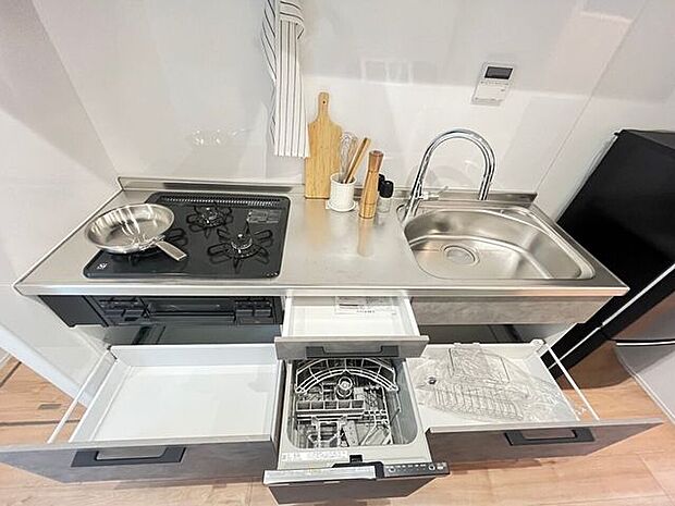 3口コンロ・食器洗浄乾燥機付キッチン