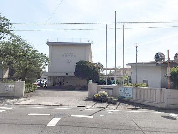 宮崎中学校宮崎市永楽町にある市立中学校設立1955年の歴史ある中学校 970m