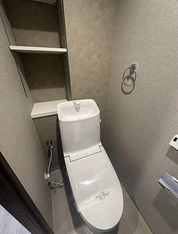 温水洗浄便座付きトイレ◎清潔感のあるトイレ空間にリフォーム
